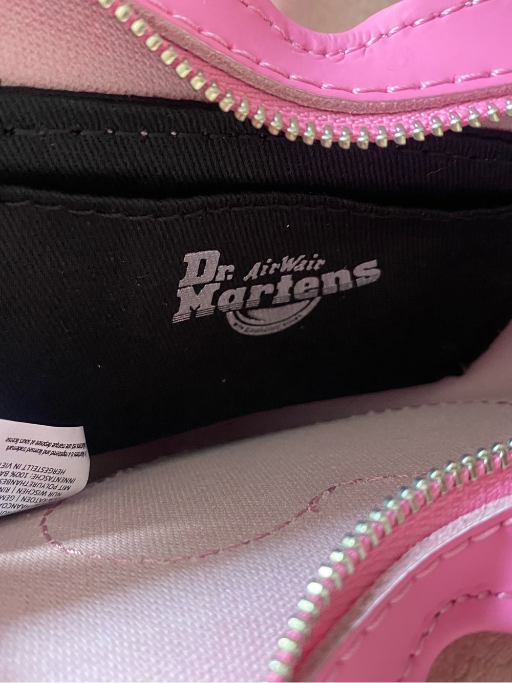 NWOT Dr Martens Mini Heart Bag in Fondant Pink - Picture 10 of 10